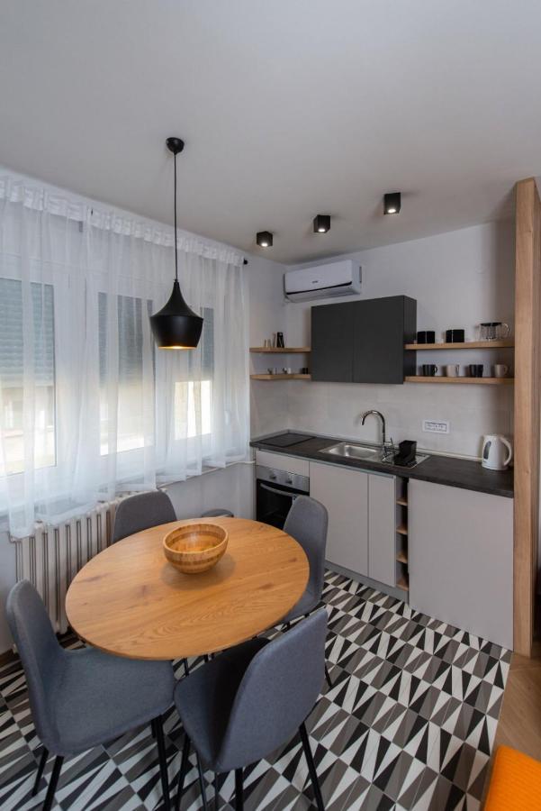 Republic Square Apartment - With Garage Novi Sad Exterior foto